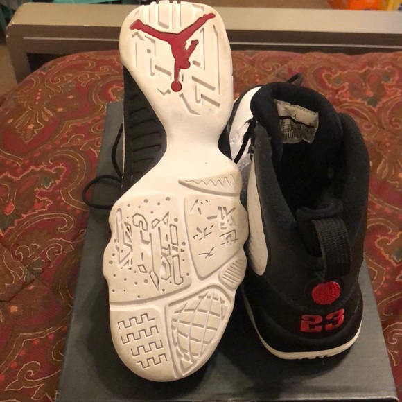 Air Jordan 11 Retro BG - Picture 2 of 3